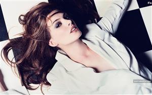 Anne Hathaway, Scrumptious and enchanting Hollywood beauty